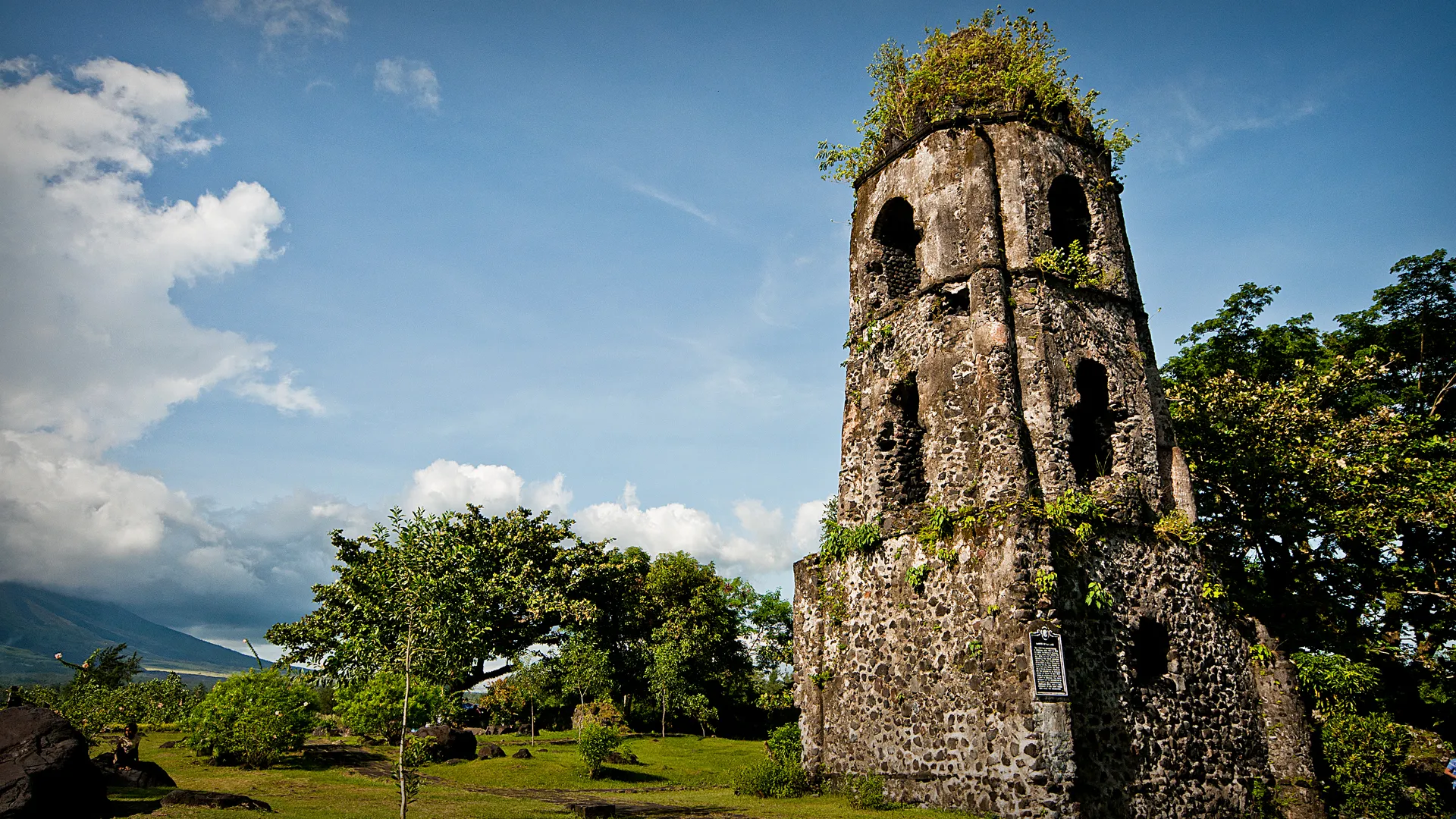 Cagsawa Ruins, Albay